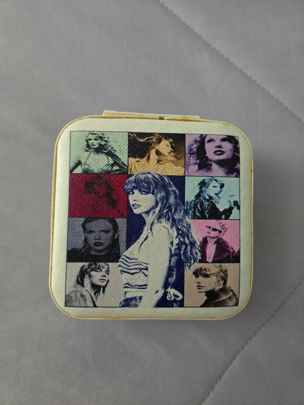 Taylor Swift mini travel jewerly case. off white NWOT